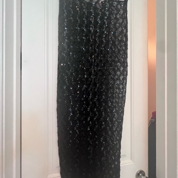 The Ansley Strapless Feather Mesh Skirt Set In BLACK - Picture 6 of 7